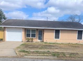 1208 W 2nd St, Alice, TX 78332