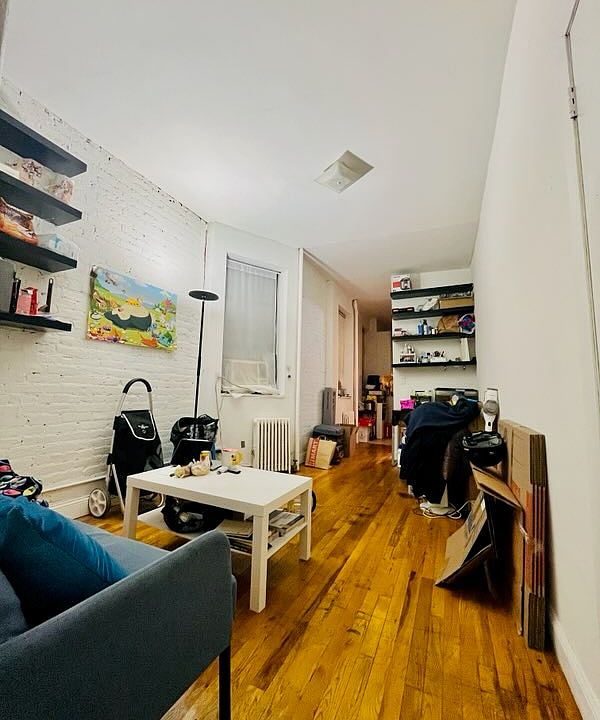 1st image of 526 E 11th St APT 3