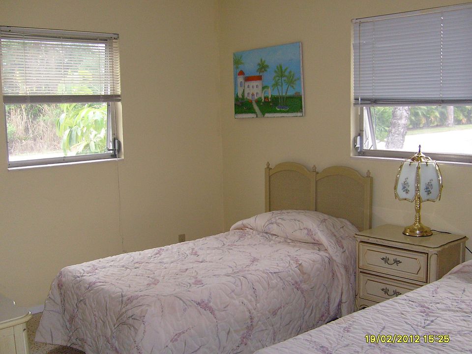 2/2 guest bdrm-front