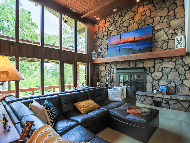 Edgewater Cir — Photo 13
