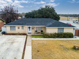 101 Ridgewood Dr, Del Rio, TX 78840