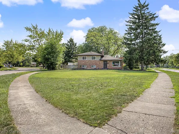 30633 Gladys Ave, Westland, MI 48185