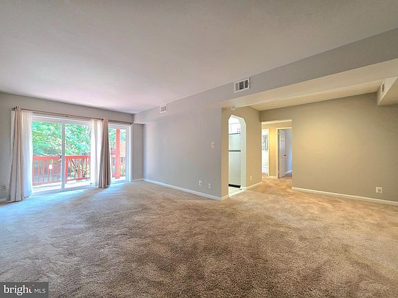 3rd image of 2704 Dartmouth Rd APT 3