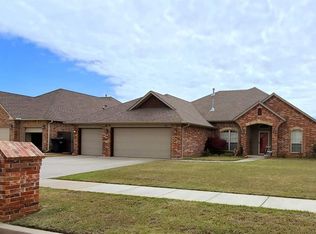 504 SW 28th St, Moore, OK 73160
