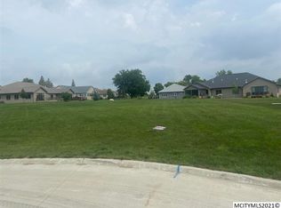 2353 Callaway Ct, Mason City, IA 50401