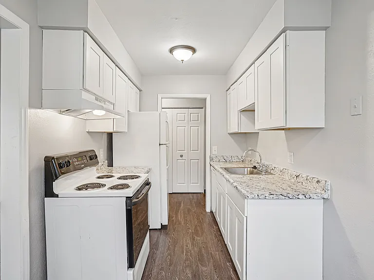 River Raisin Apartments — Photo 6