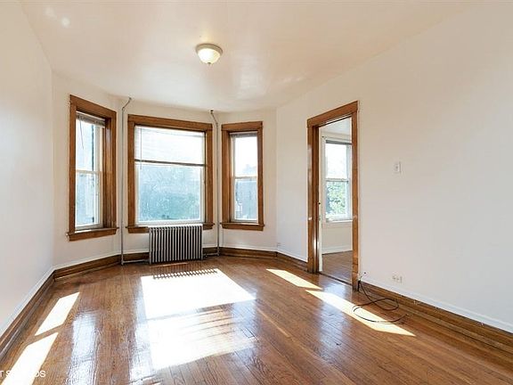 2nd image of 1621 N Richmond St APT 3