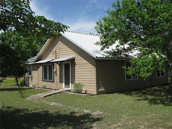 3rd image of 10825 S Highway 281