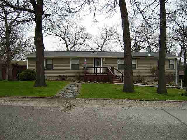 1st image of 147 Oakwood Dr