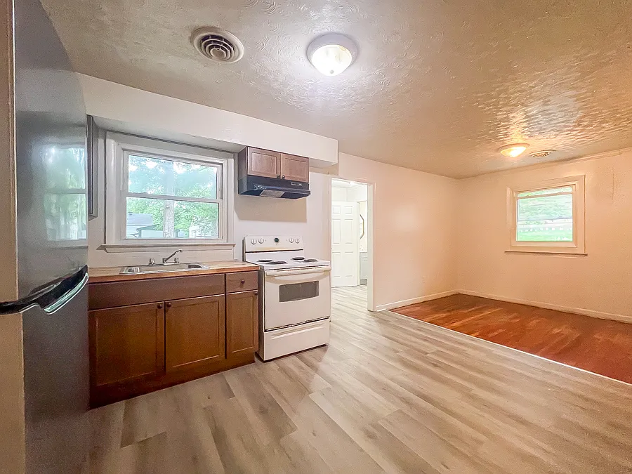 3 bed, 1150 sqft, $1,499 — Photo 3