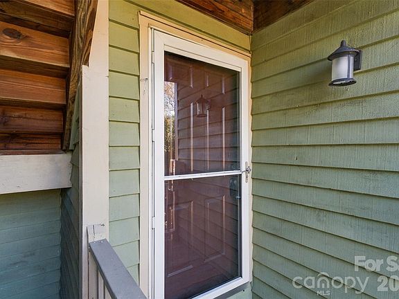 5th image of 762 Marsh Rd APT 7