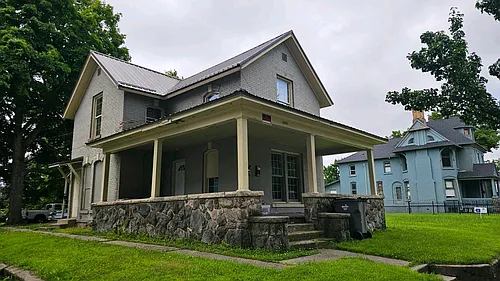 517 W Marion St Photo 1