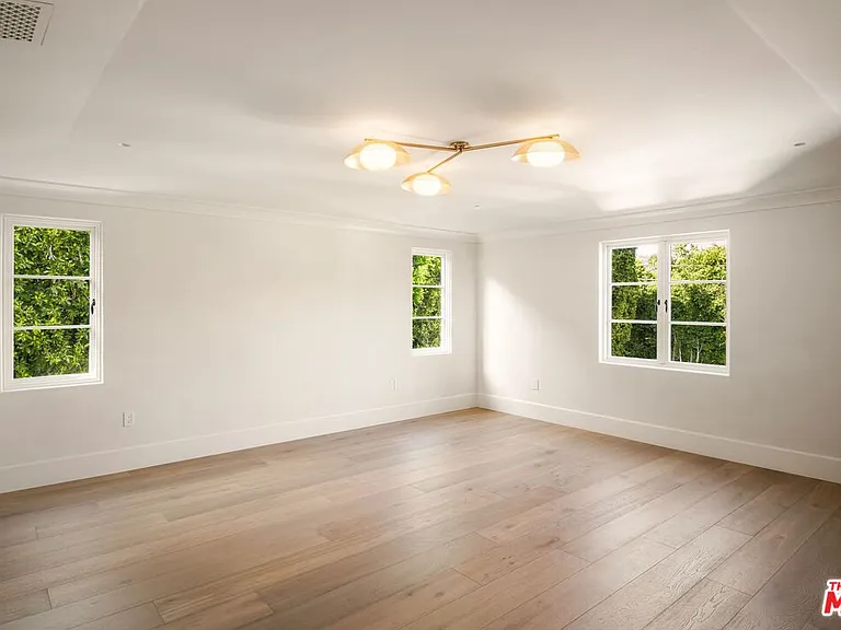 624 N Arden Dr — Photo 25