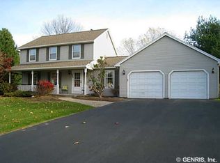 802 Dancer Cir, Webster, NY 14580