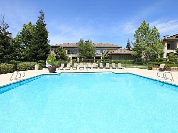 4th image of 710 Gibson Dr #1526