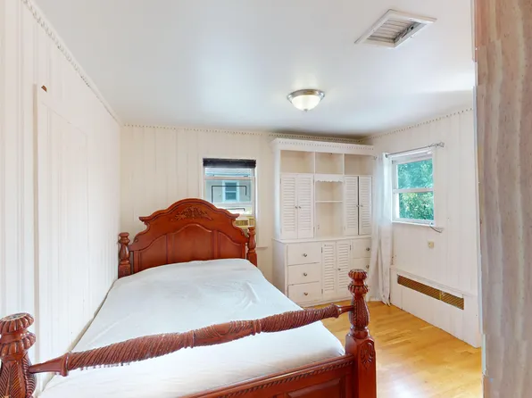 3718 Neptune Avenue image 8 of 18