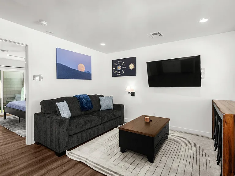 1242 E Pierce St #2 — Photo 10