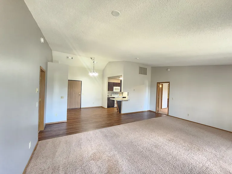 Chapelwood III Apartments — Photo 3