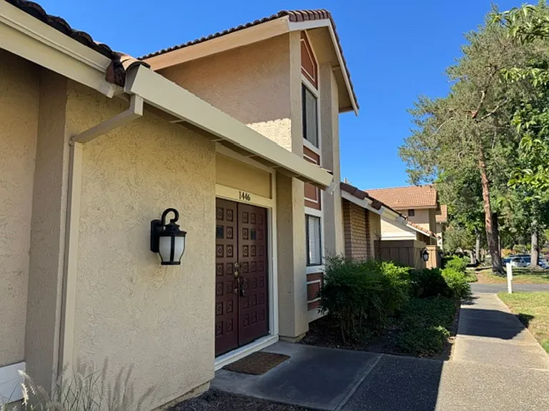 1446 Candelero Dr — Photo 2