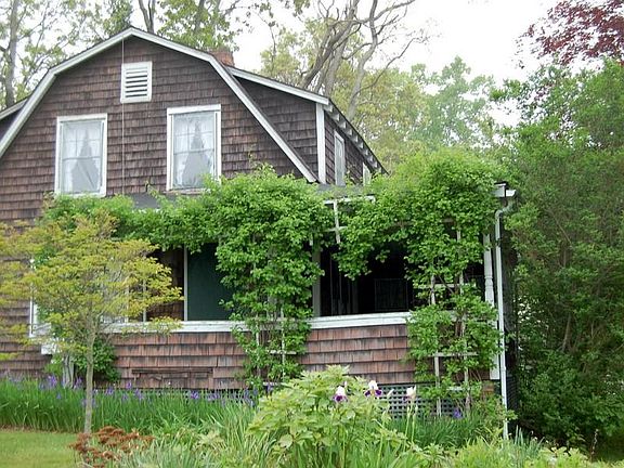 18 Ridgewood Rd., East Lyme, CT 04