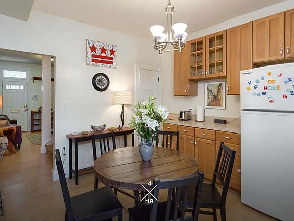 4th image of 1522 D St SE