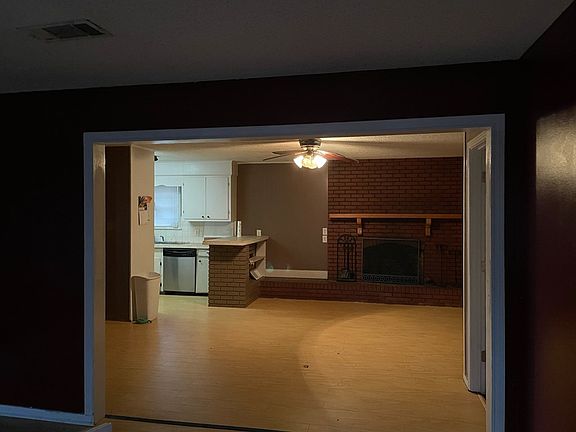 5th image of 309 Katherine Dr