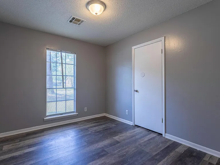 702 Placid Dr — Photo 18