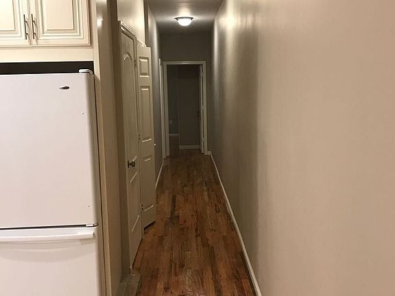 4th image of 919 E 29th St #1