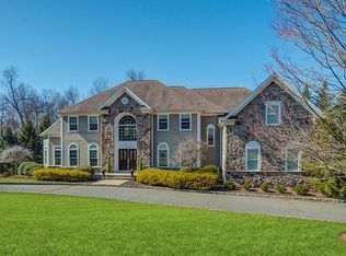 9 Morton Rd, Livingston, NJ 07039