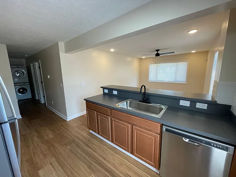 165 E. 11th Ave. MG — Photo 3