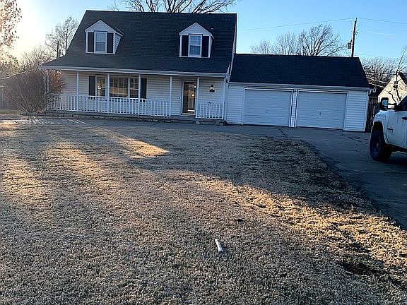 2nd image of 1811 Prairie St