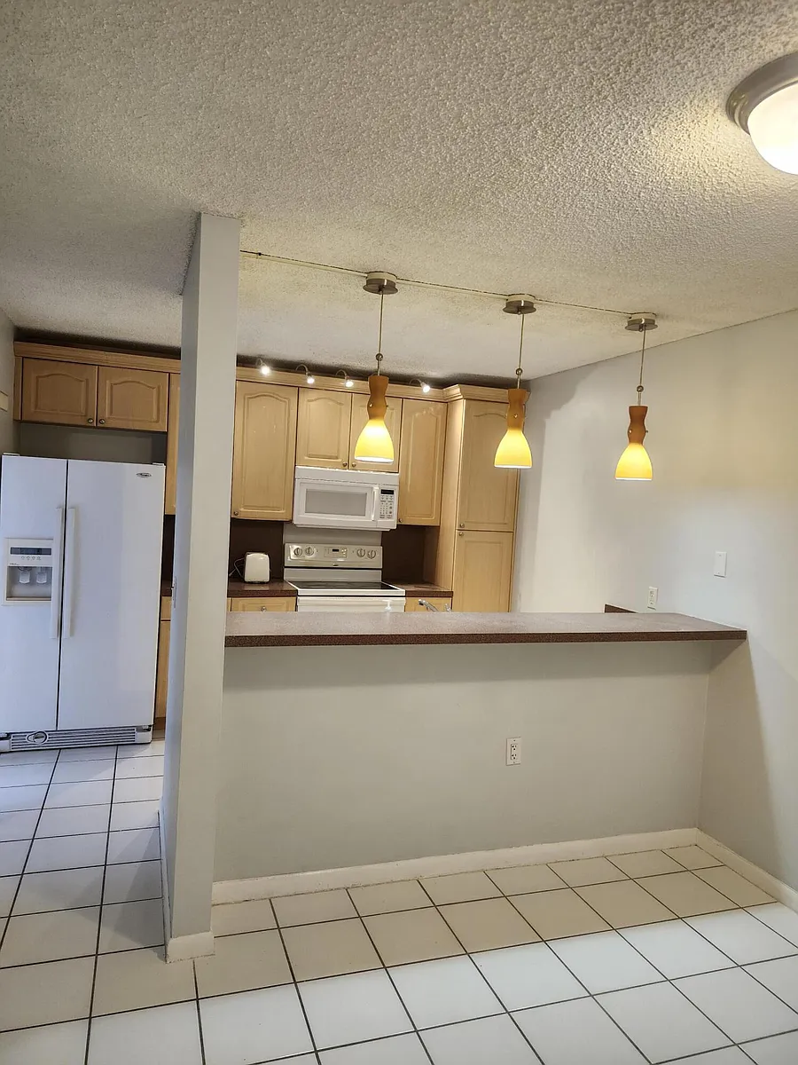 Building Photo - 3209 32nd Way #3209