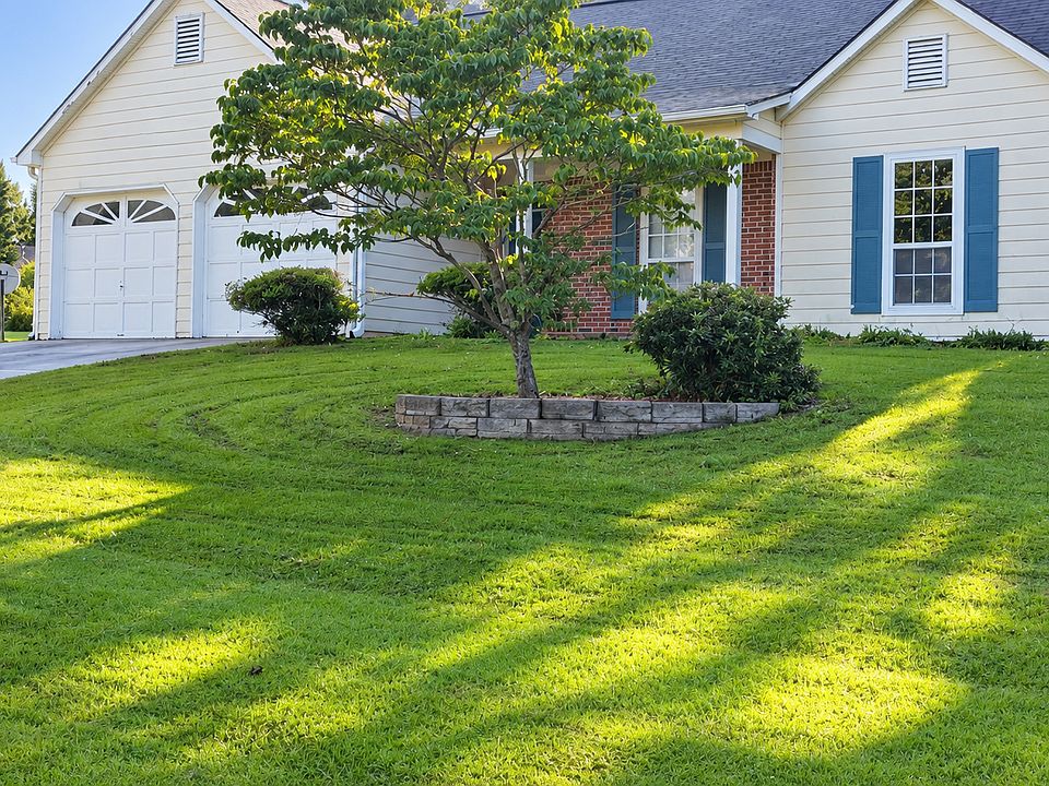 2nd image of 2988 Ruby Ct