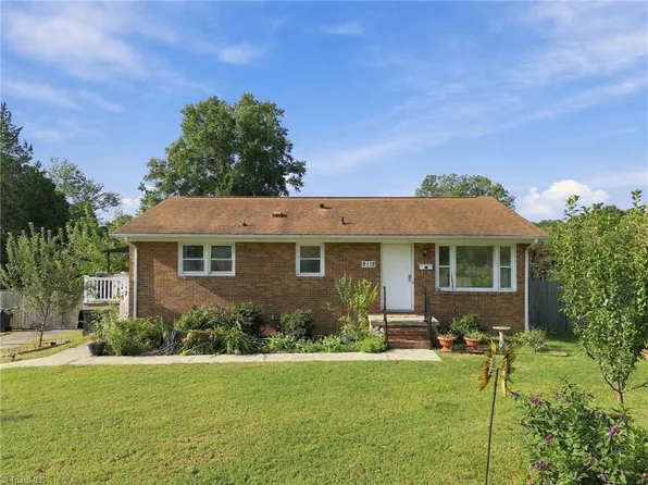 2112 Joyce Ct, Burlington, NC 27217
