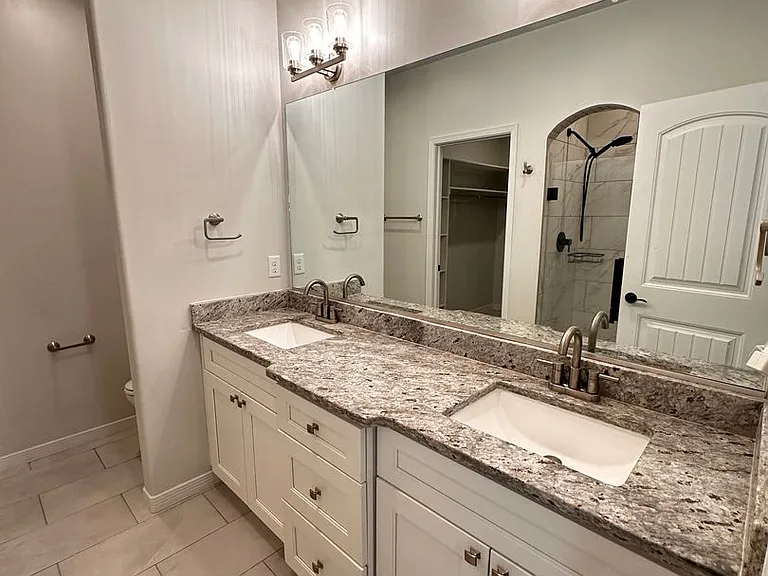 118 Scotland Ct — Photo 18