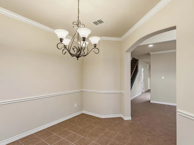 807 Clear Water Dr — Photo 3
