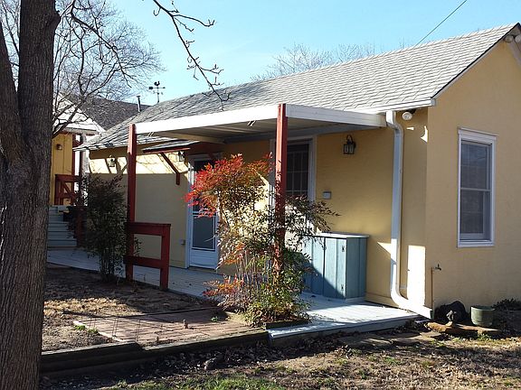 Garage & wrkrm sep entrances