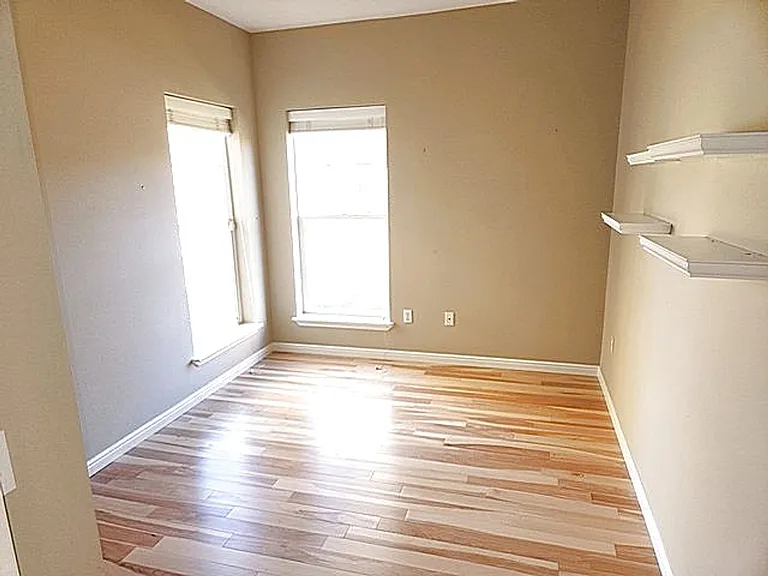 900 Bitner Rd #E11 — Photo 9