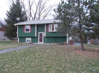 414 Garfield Rd, Ingleside, IL 60041