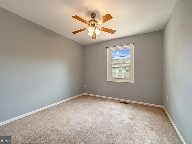 8593 Burlington Ct — Photo 26