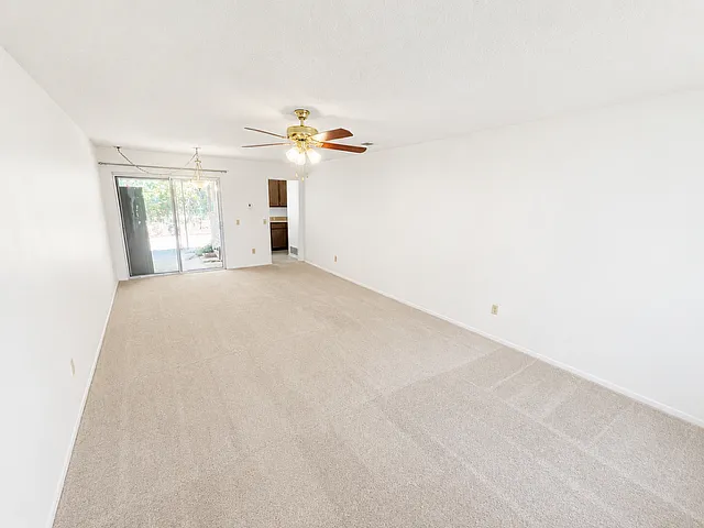 1527 Temple Heights Dr — Photo 8