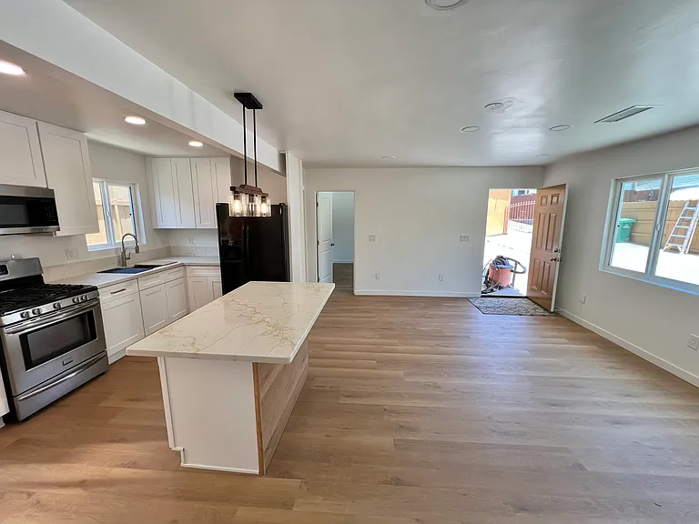 7147 Mohawk St #1 — Photo 9
