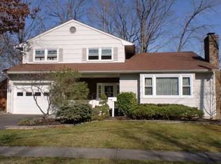 10 Poets Ln, Metuchen, NJ 08840