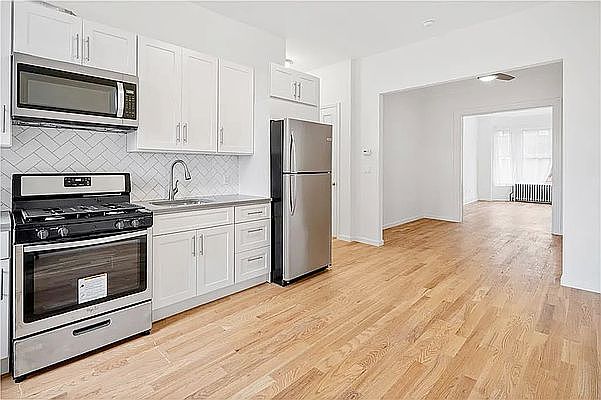 1st image of 417 36th St Floor 3