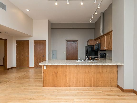 5th image of 346 2nd Ave SW #306