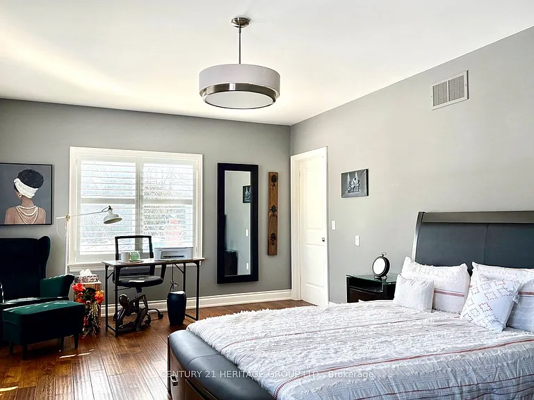 22 Cedar Cres #MAIN — Photo 17