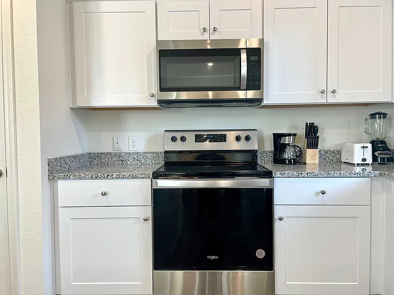 35 Glen Crossing Rd — Photo 10