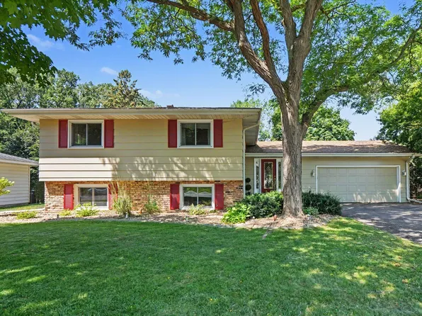 436 Rice Creek Blvd NE, Fridley, MN 55432