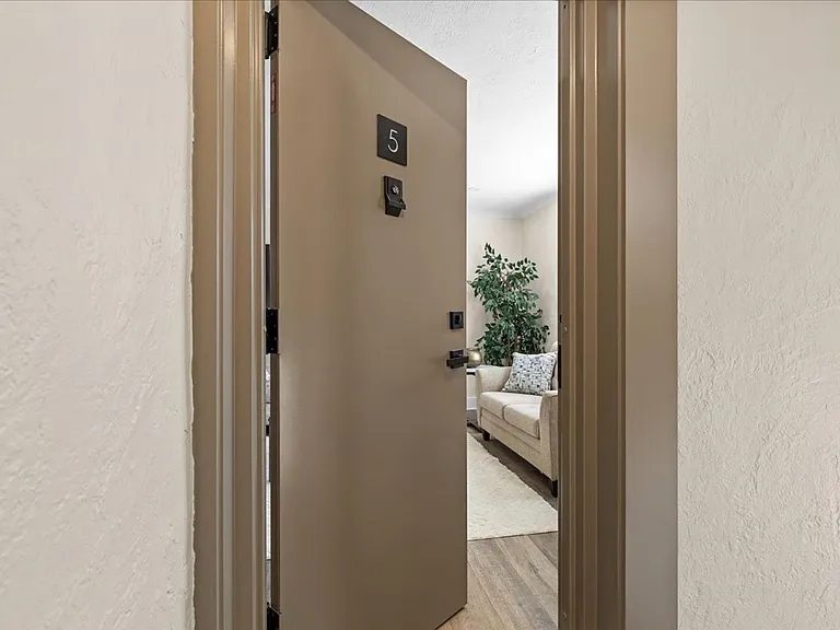 214 McCully St — Photo 3