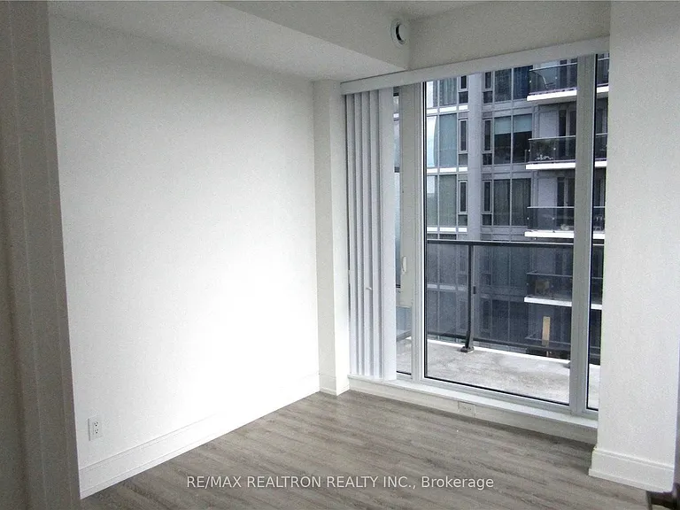 9608 Yonge St #1506 — Photo 5